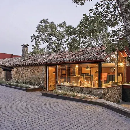 Vakantiehuis Amazing In With Wifi, 5 Bedrooms&outdoor Swimming Pool Candeleda