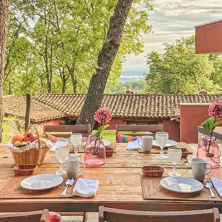 Vakantiehuis Amazing In With Wifi, 5 Bedrooms&outdoor Swimming Pool *